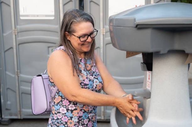 Best Luxury portable toilet rental  in Mokena, IL
